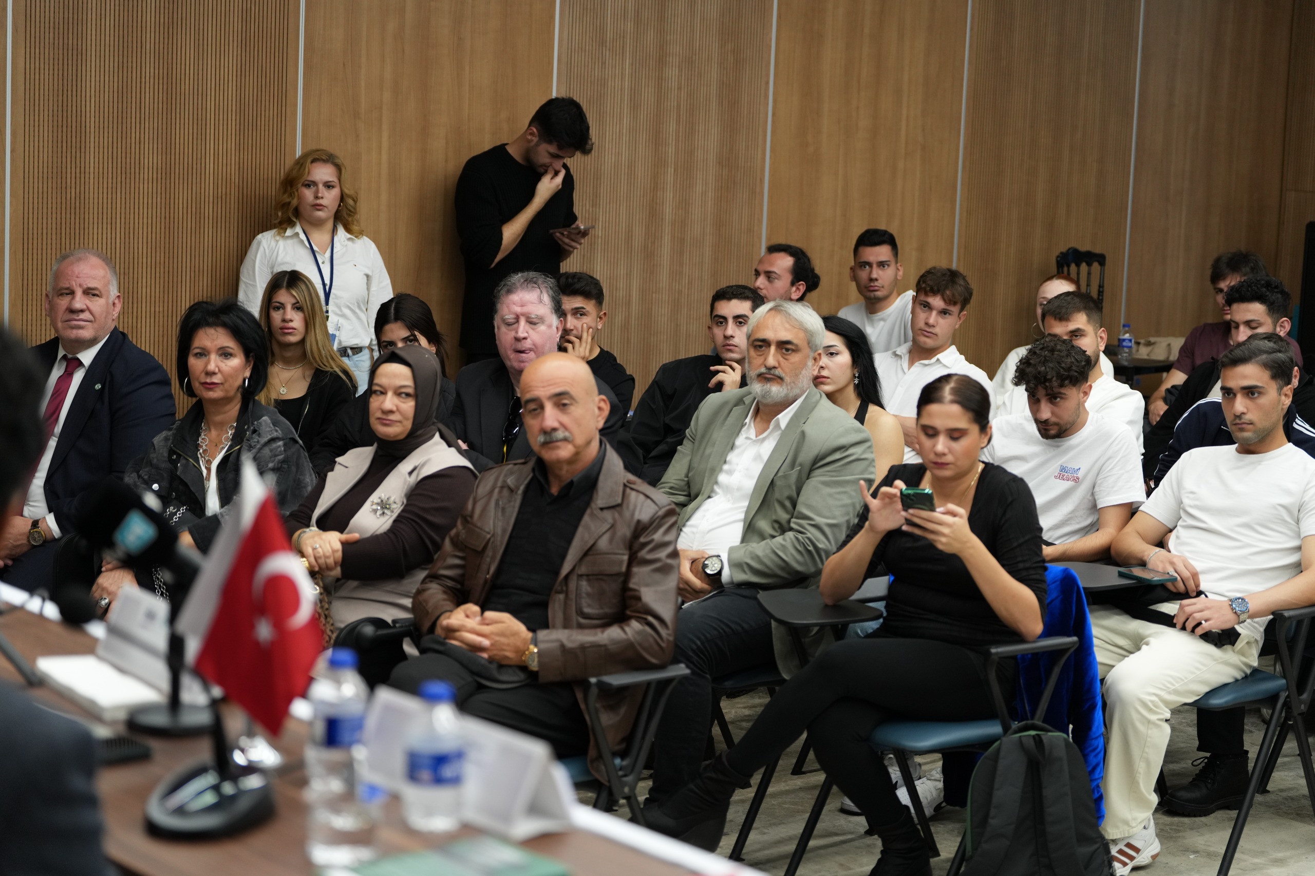 Kocaeli Kitap Fuarı’nda Efsane Futbolcular Okurlarla Buluştu (3)