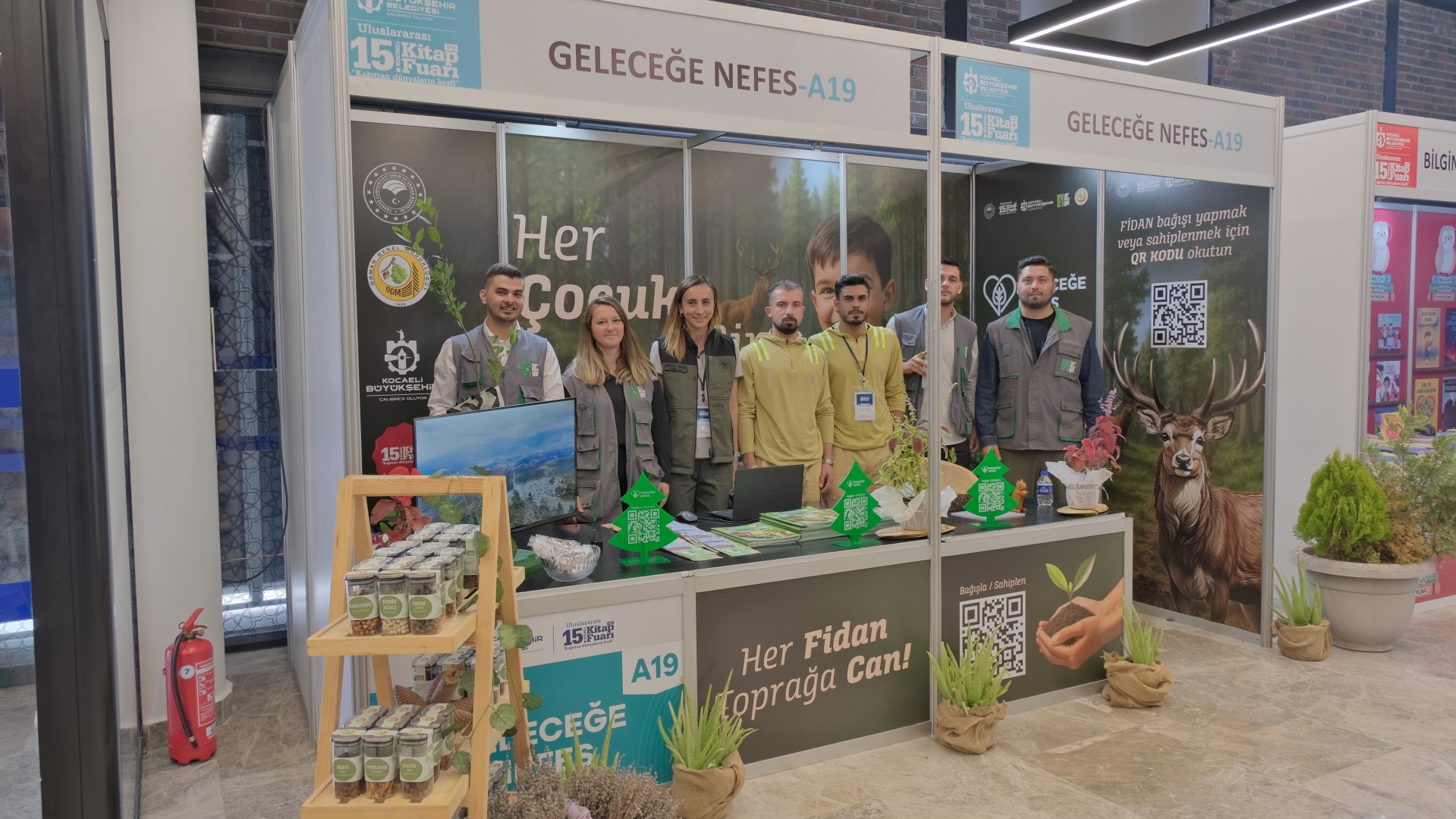 Kocaeli Kitap Fuarı’nda “Her Çocuk Bir Fidan” Projesiyle Doğa Sevgisi Büyüyor 1