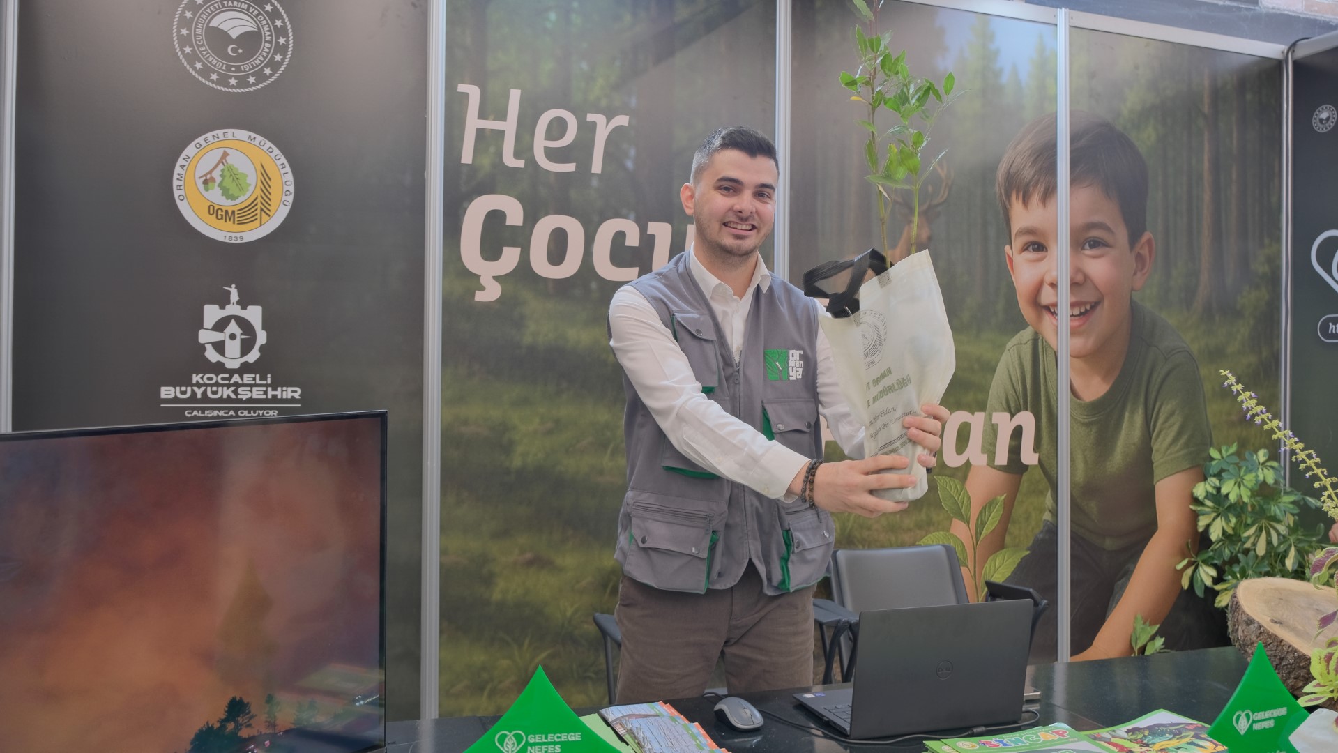 Kocaeli Kitap Fuarı’nda “Her Çocuk Bir Fidan” Projesiyle Doğa Sevgisi Büyüyor 2