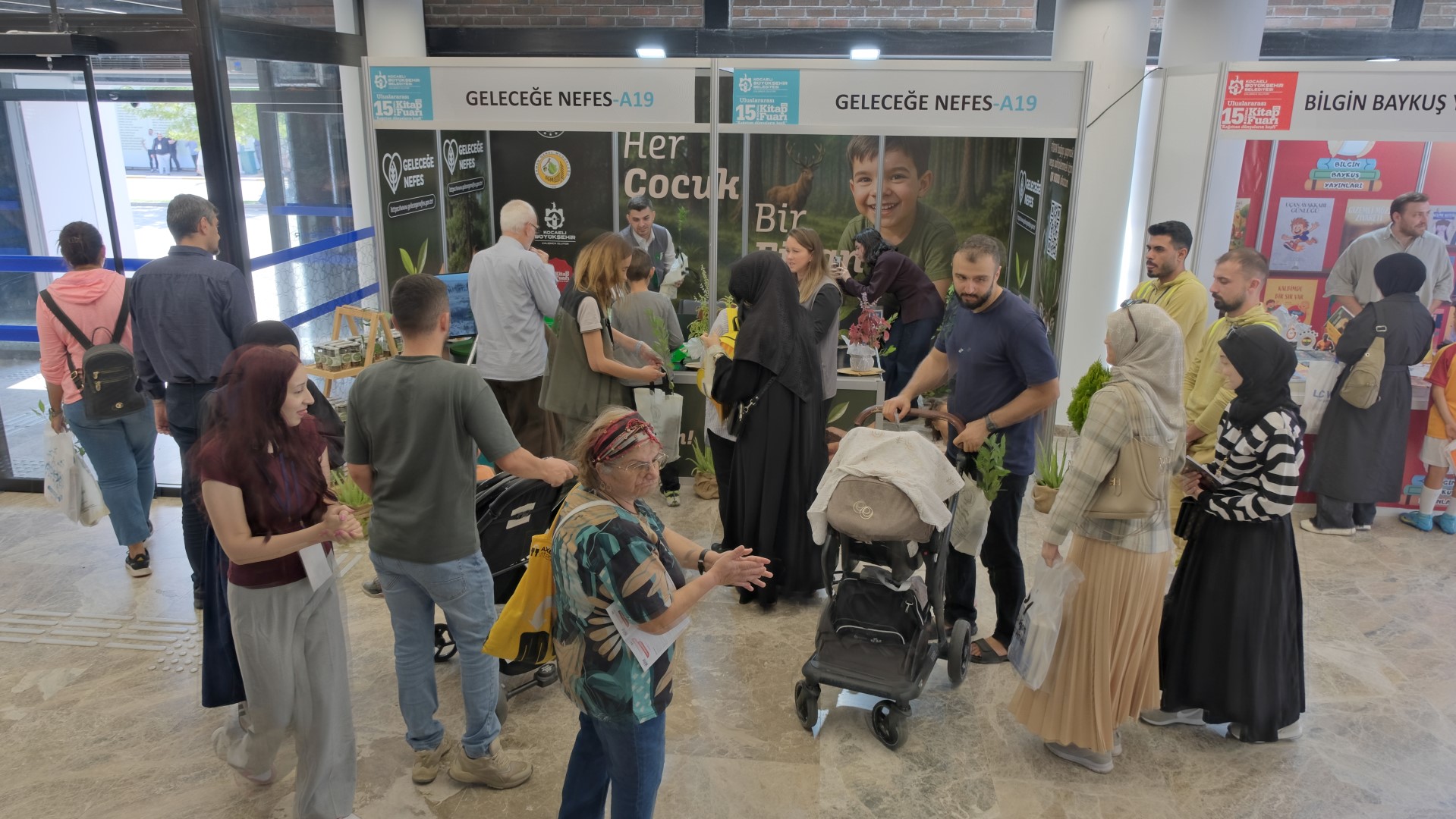 Kocaeli Kitap Fuarı’nda “Her Çocuk Bir Fidan” Projesiyle Doğa Sevgisi Büyüyor 3