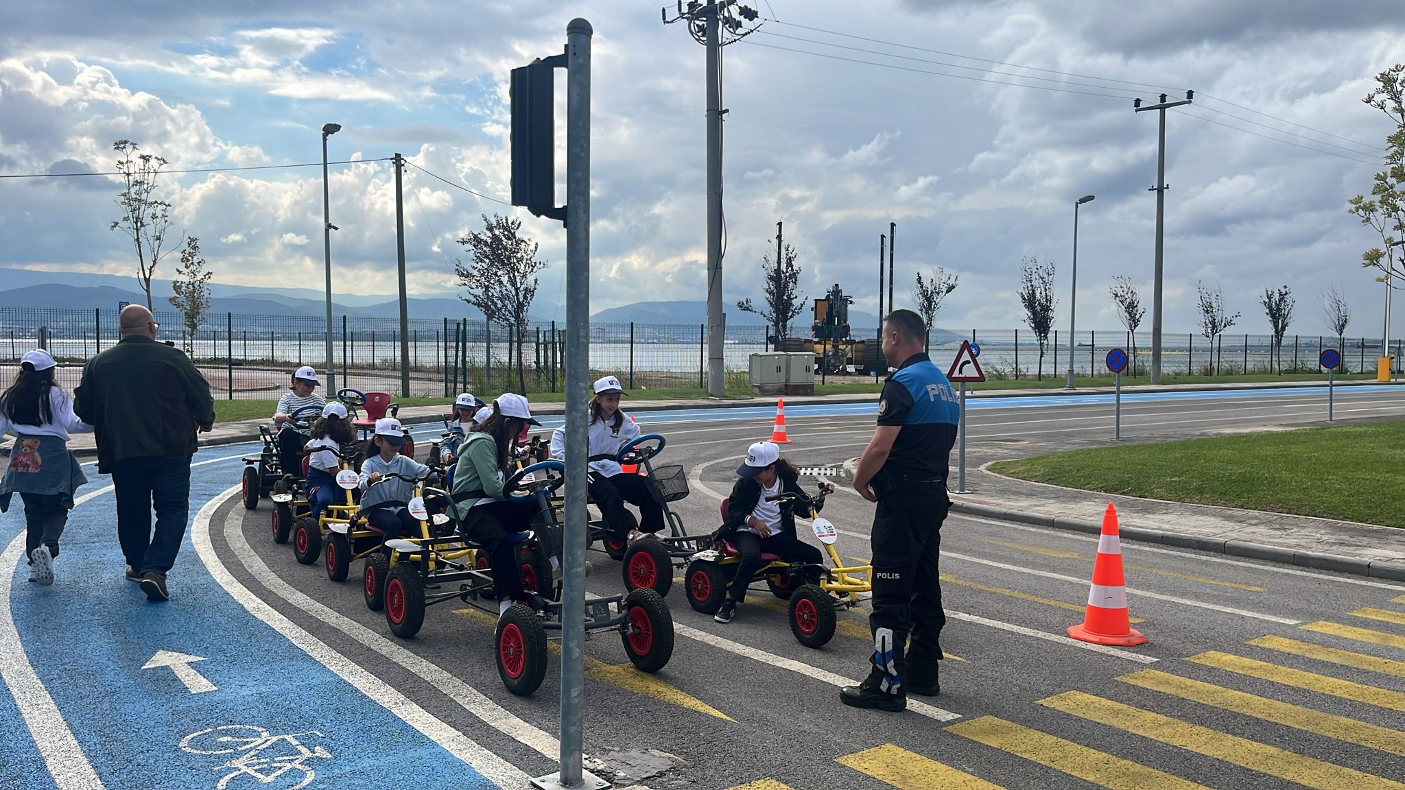 Kocaeli Polisinden Öğrencilere Güvenlik Ve Bilgilendirme Faaliyetleri (1)