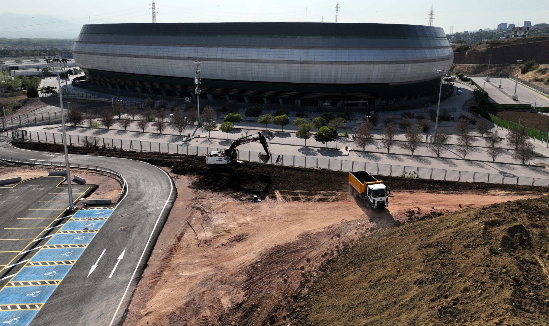 Kocaeli Stadı Çevresinde Modern Düzenleme Çalışmaları Devam Ediyor (5)