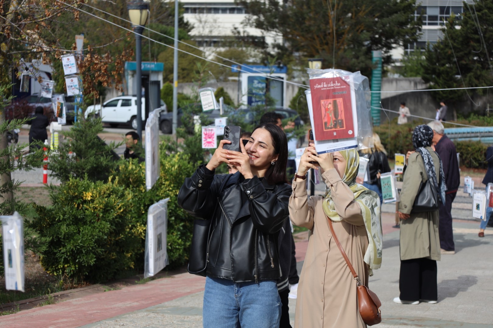 Kocaeli Üniversitesi'nde Kitaplar Dalından Toplandı (7) (Büyük)