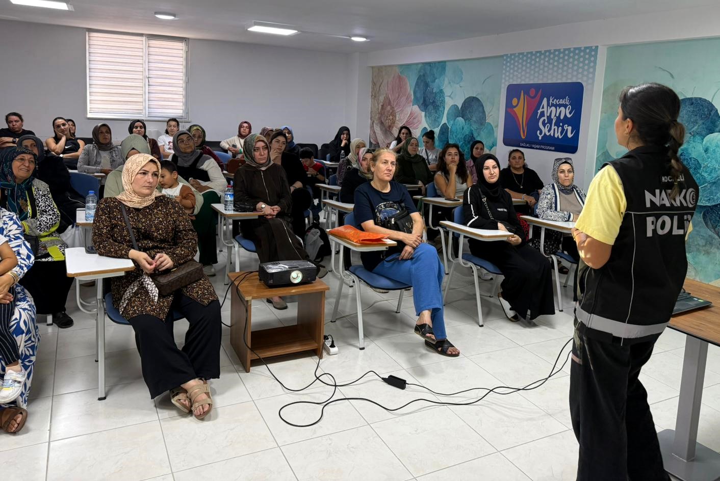 Kocaeli’de Anneler Uyuşturucuya Karşı Bilinçleniyor (2)