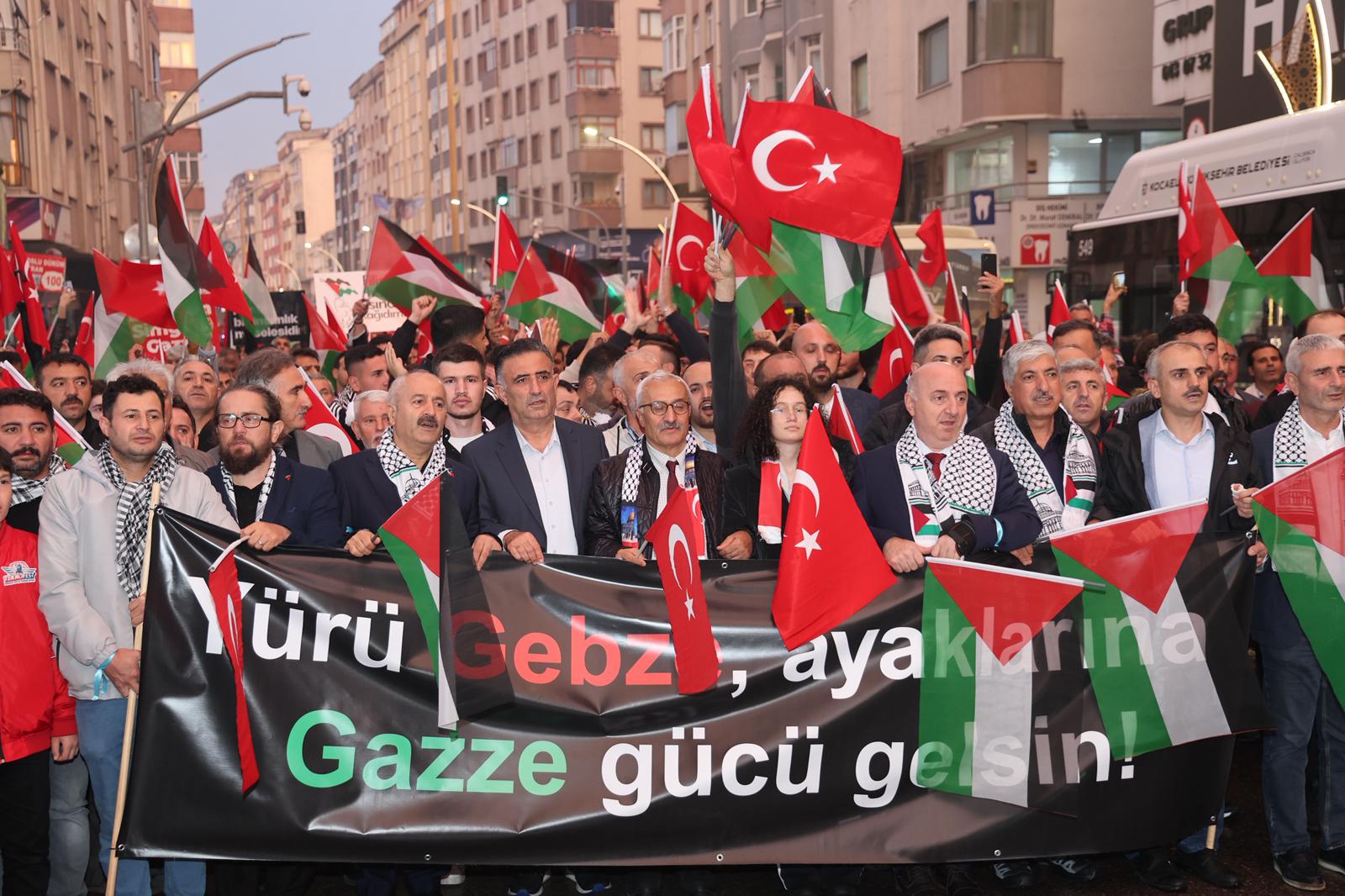 Kocaeli'de Gazze İçin Tarihi Dayanışma Yürüyüşü Düzenlendi1