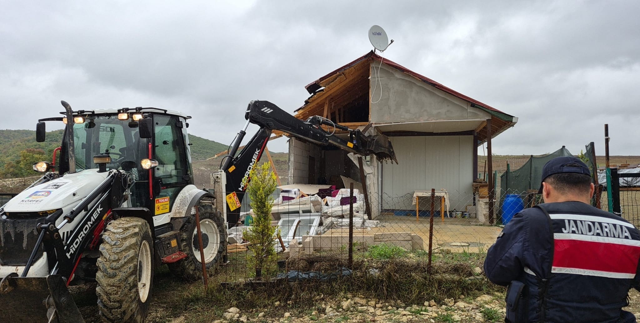 Kocaeli'de Kaçak Yapılar Bir Bir Yıkılıyor! (3)