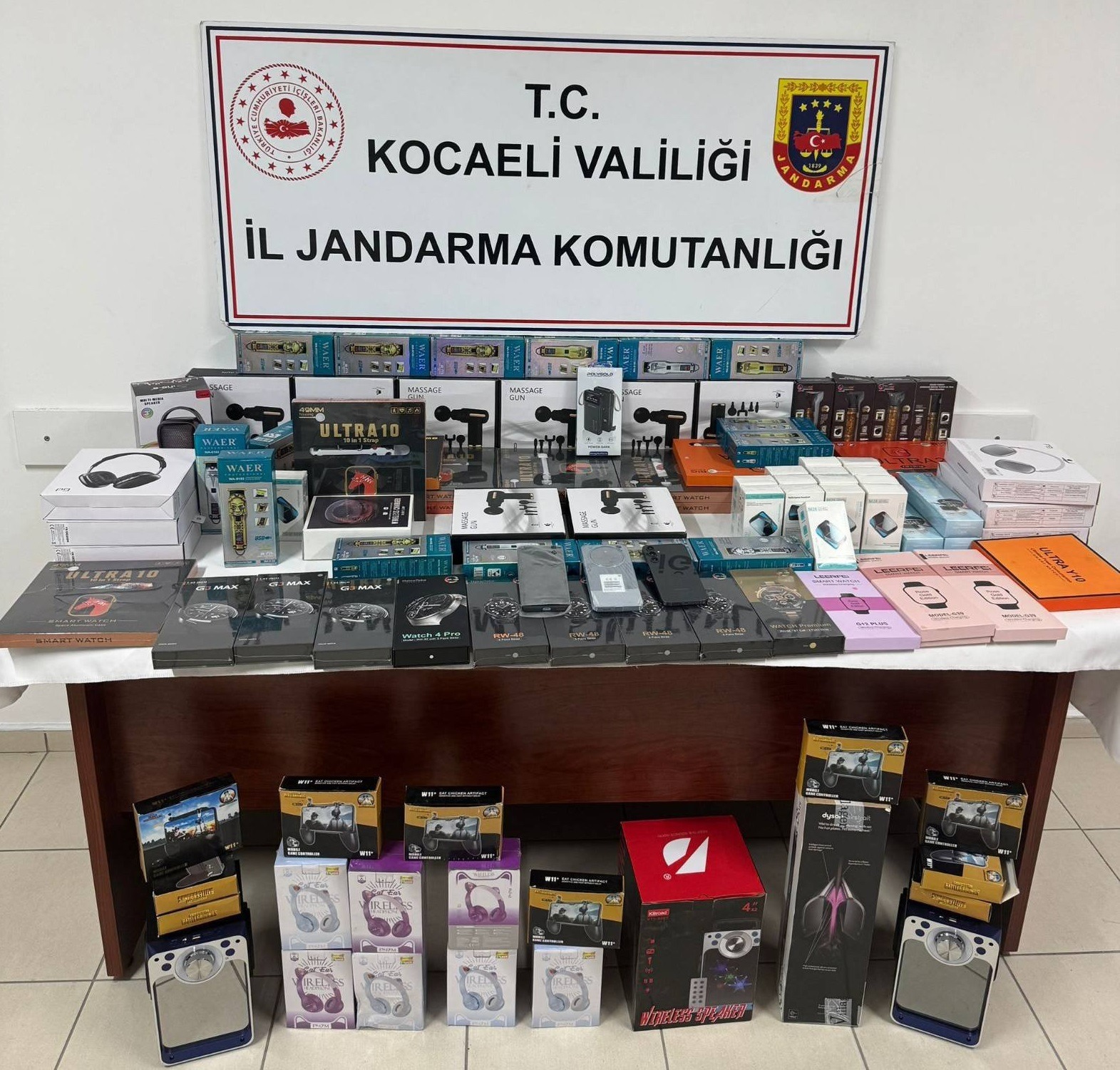 Kocaeli’de Kaçakçılık Operasyonu! 2,5 Milyon Tl’lik Eşya Ele Geçirildi (1)
