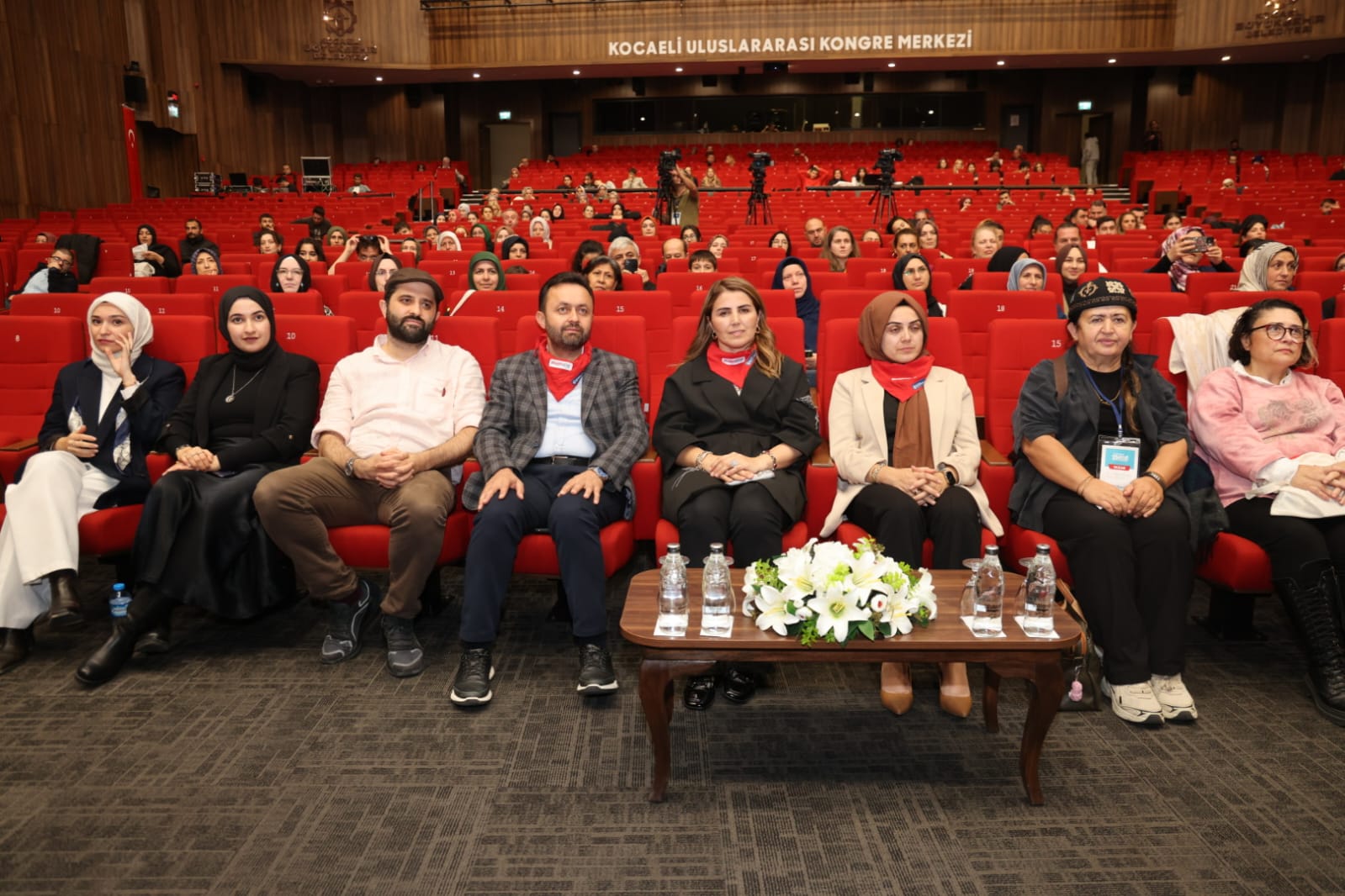Kocaeli’de Kitap Dolu Gece! Münazara Ve Müzikal Bir Arada (2)