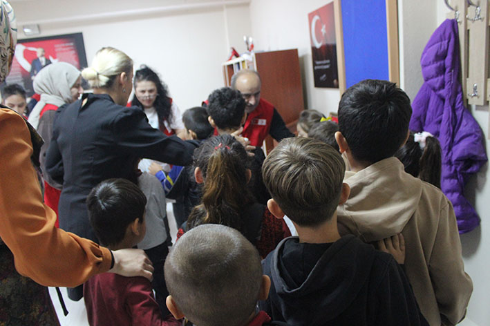 Kocaeli'de Kızılay'dan İçleri Isıtacak Davranış! 1