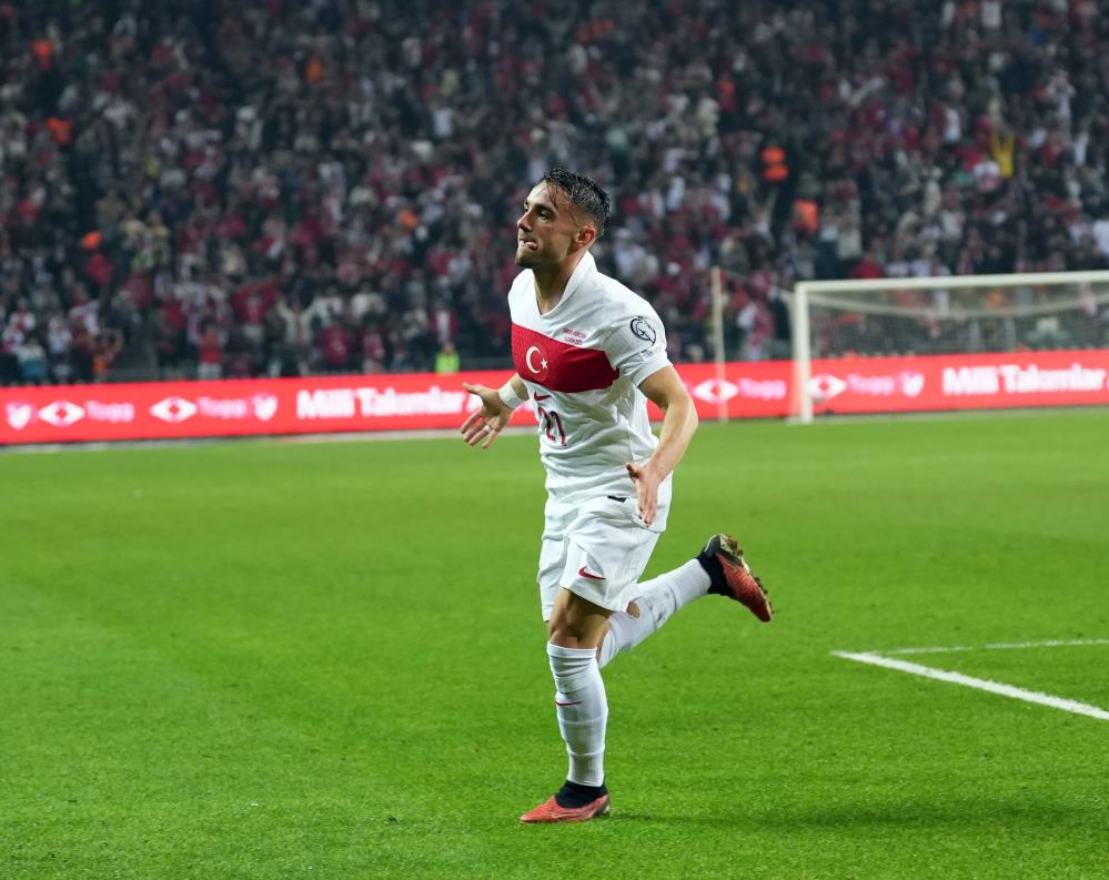 Kocaeli’de Milli Maçtan Dikkat Çeken Anlar! (18)