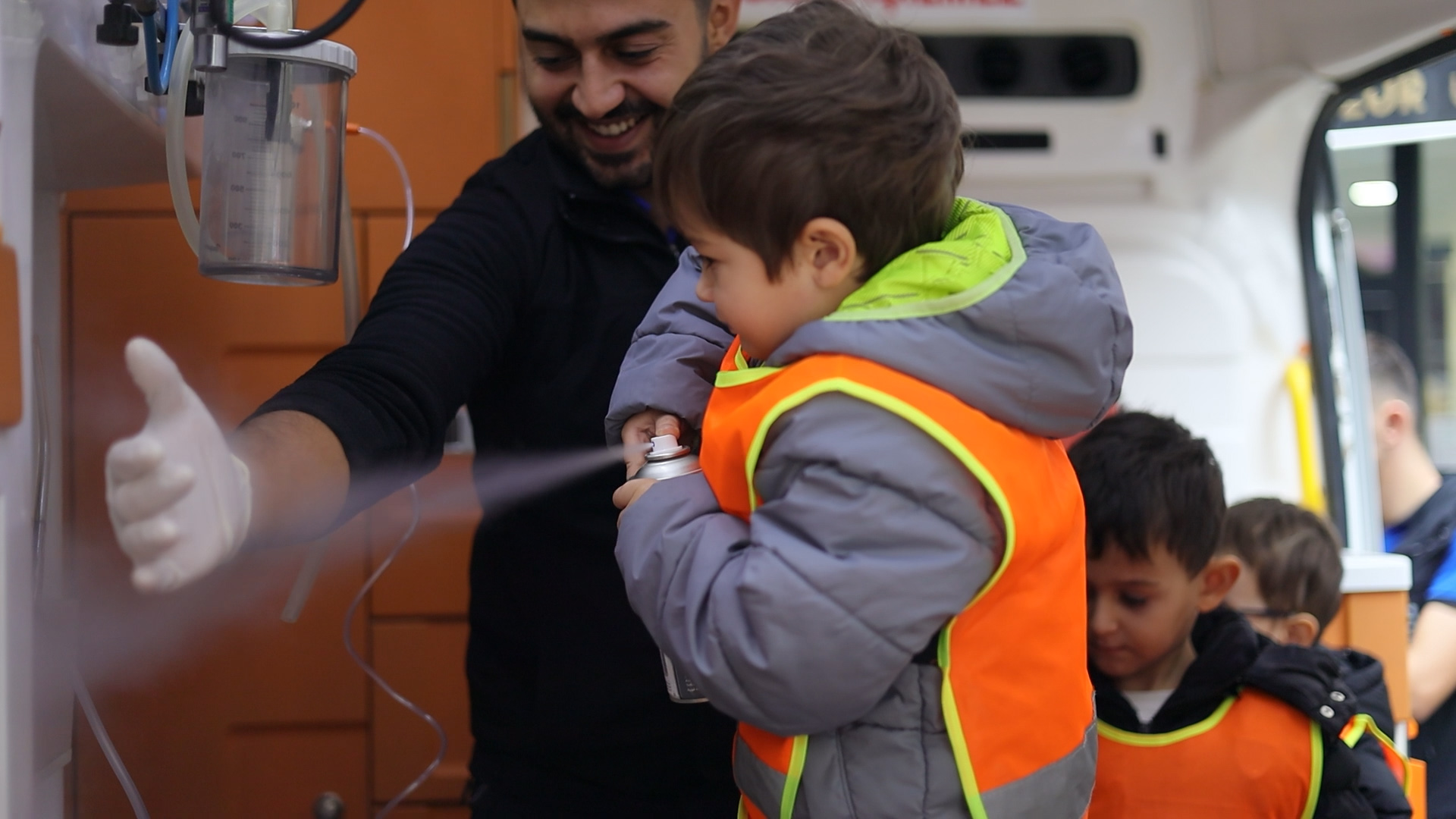 Kocaeli’de Miniklere Ambulansla Afet Eğitimi 1