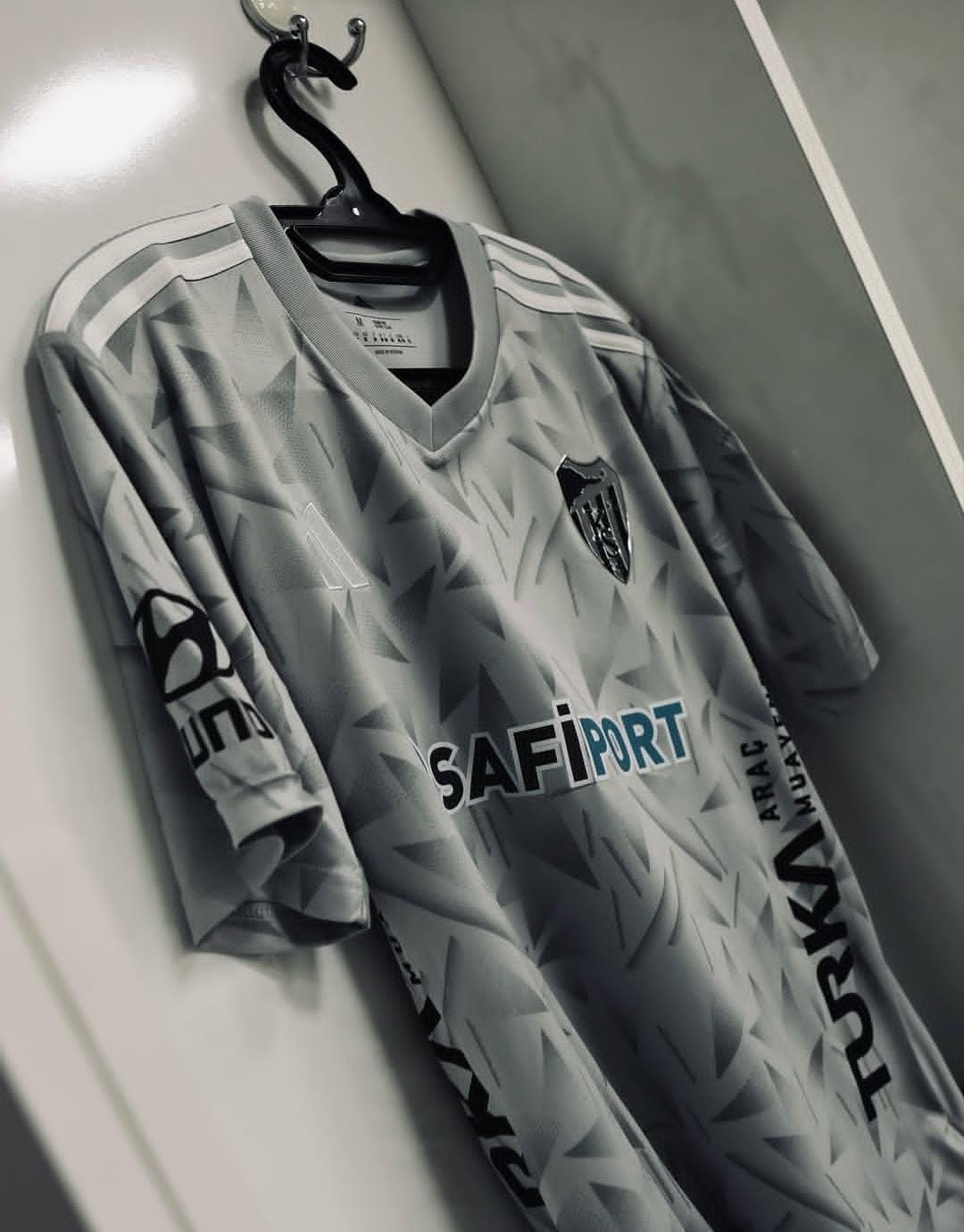 Kocaelispor, Gri Formasıyla Sahada (1)-1