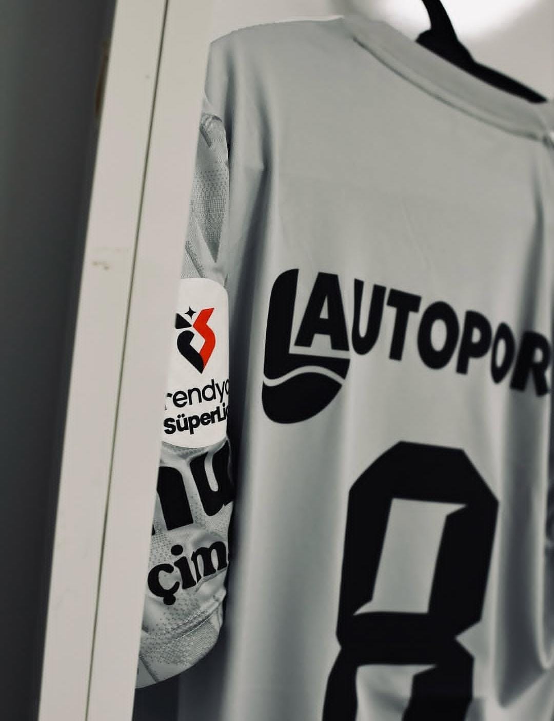 Kocaelispor, Gri Formasıyla Sahada (2)
