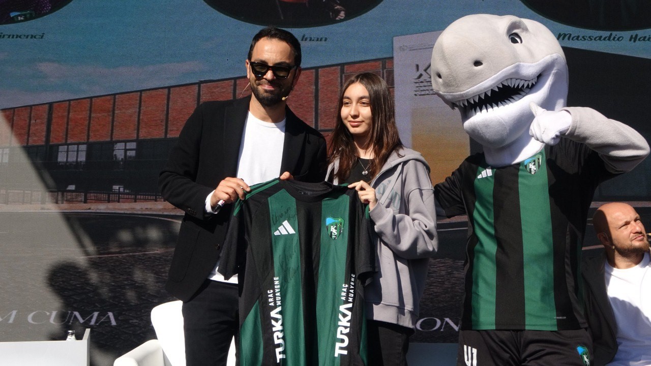 Kocaelispor Teknik Kadrosu Ve Futbolcuları Kitap Fuarı’nda Taraftarla Buluştu (3)