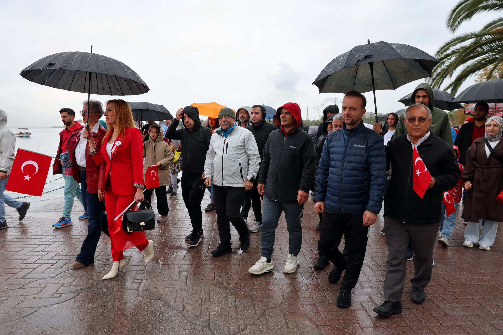 Körfez’de Geleneksel Cumhuriyet Yürüyüşü Coşkuyla Gerçekleşti (2)