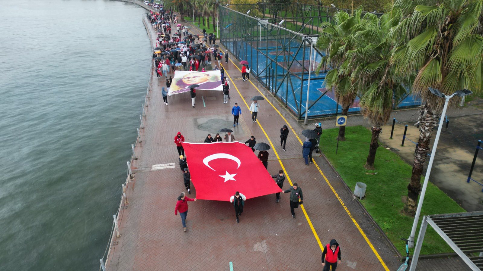 Körfez’de Geleneksel Cumhuriyet Yürüyüşü Coşkuyla Gerçekleşti (3)