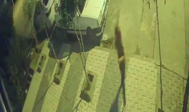 Korku Dolu Anlar! Freni Patlayan Araç Çocukların Arasına Daldı (1)