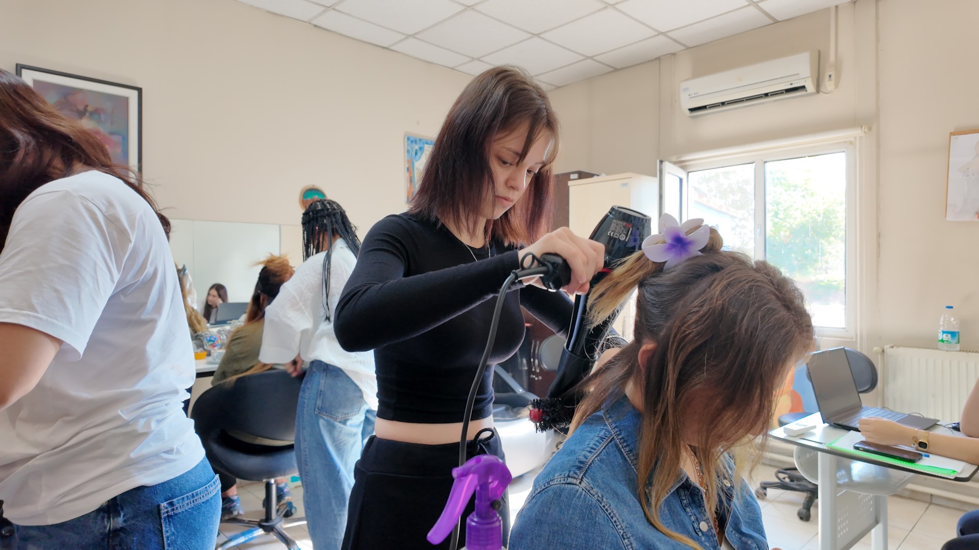 Kuaförlük Atölyesi En Özel Misafirlerini Güzelleştirdi! 2