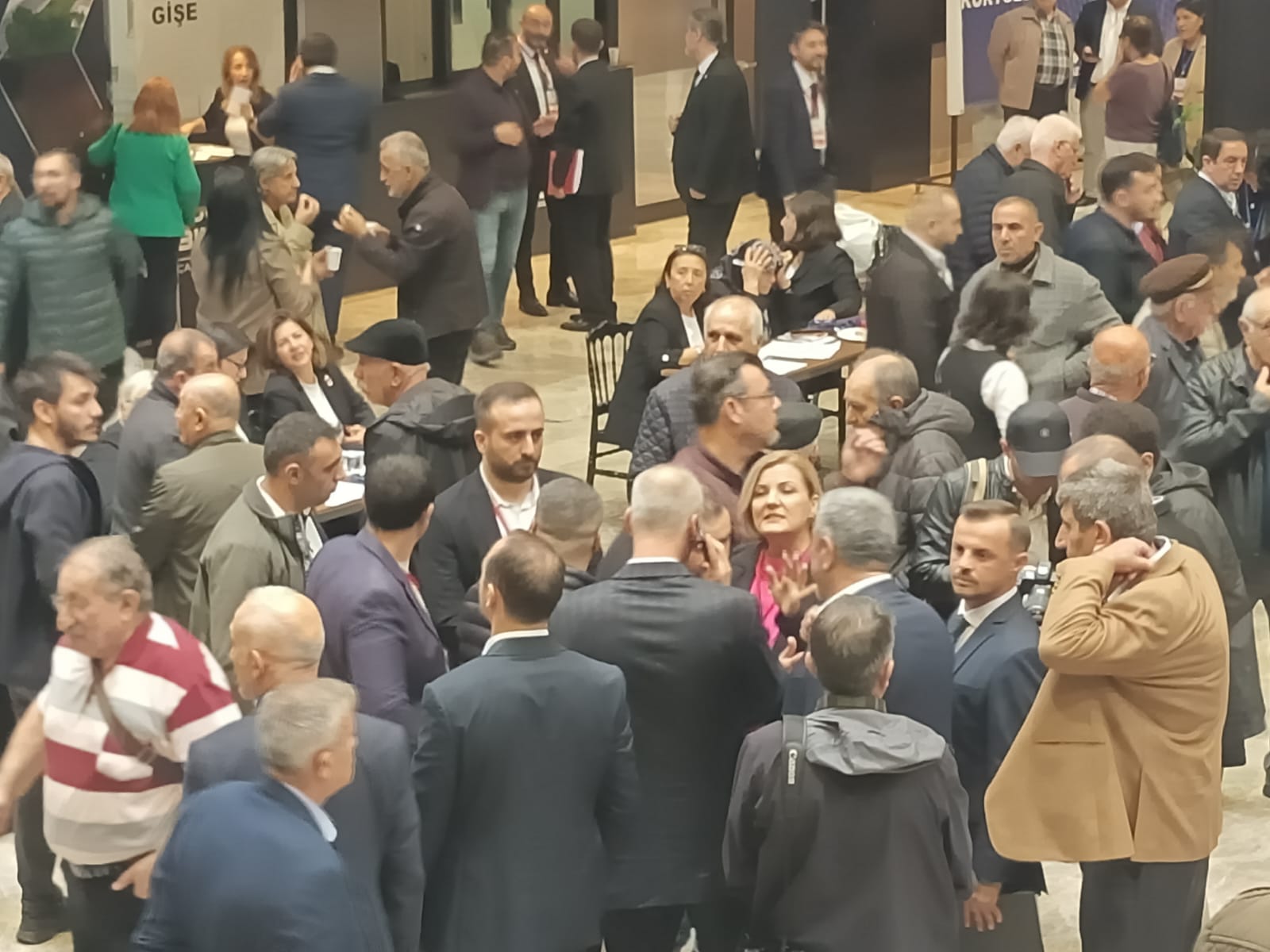 Kürsüye Çıkamadı, Sosyal Medyadan Konuştu (2)