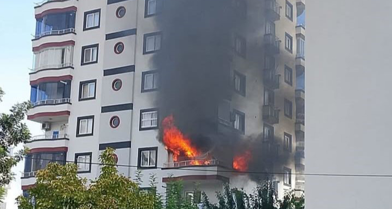 Mersin’de 9 Katlı Binada Korkutan Yangın! (1)