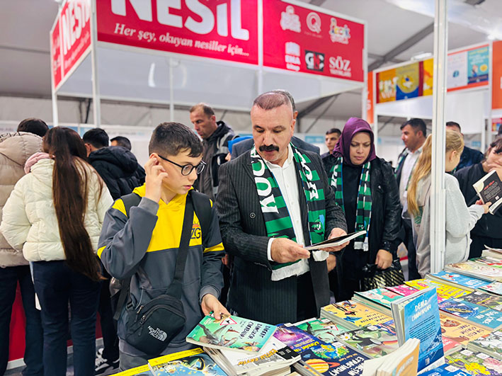 Mhp Dilovası Teşkilatı Kitap Fuarı’nı Ziyaret Etti 4