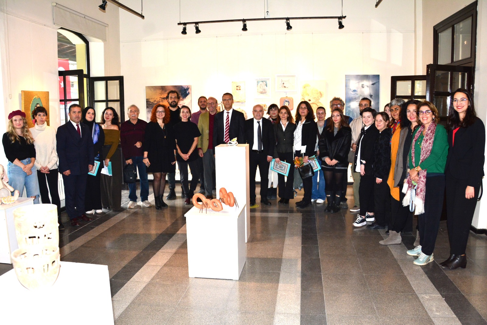 Sanatçılarla Toplu