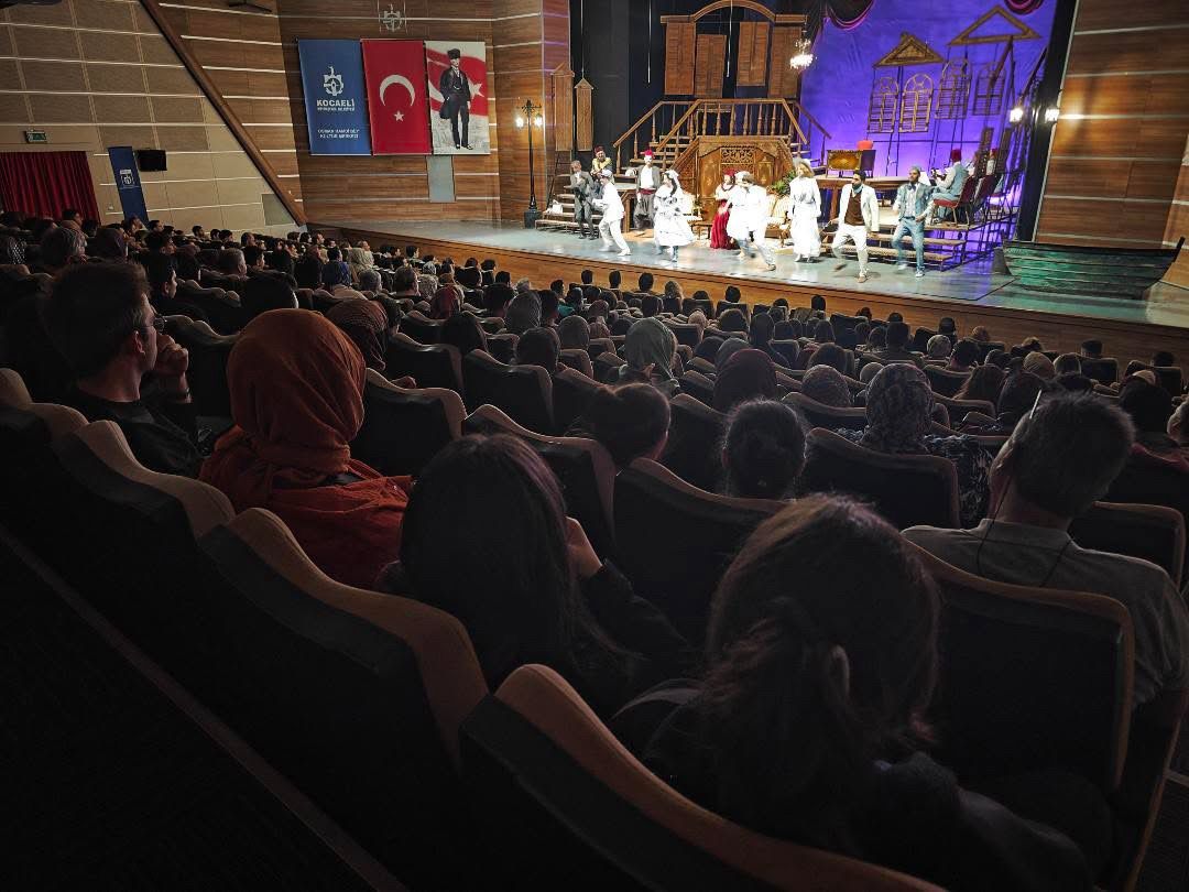 Şehir Tiyatroları, Perdeyi Gebze'ye Taşıdı (3)