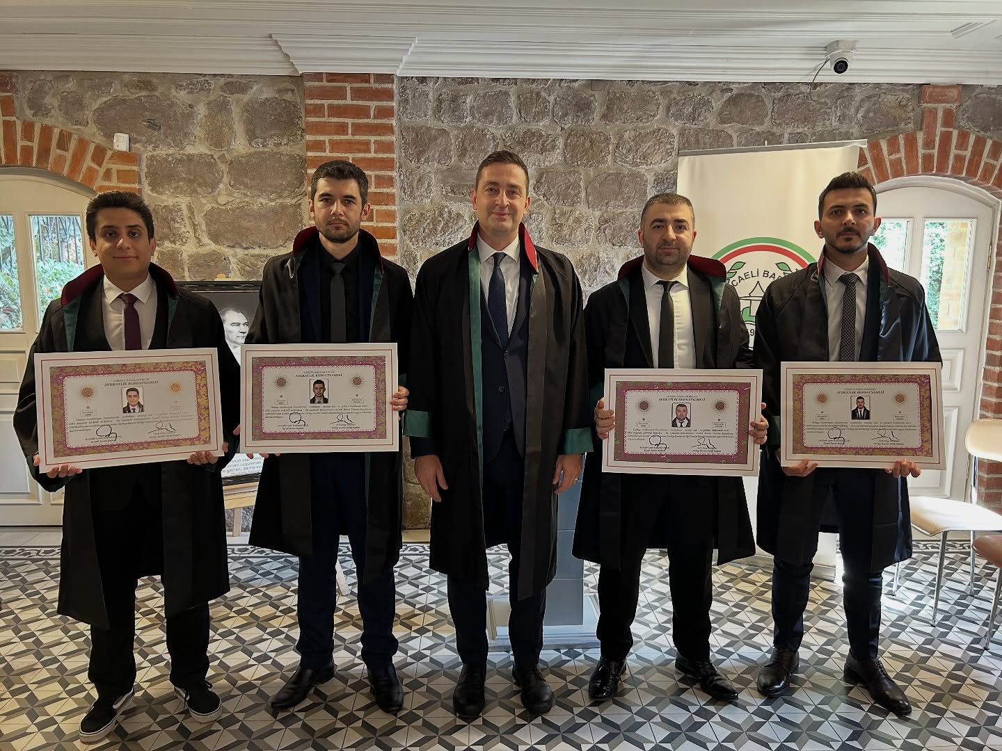 Sekiz Yeni Avukat Mesleğe Adım Attı! (2)