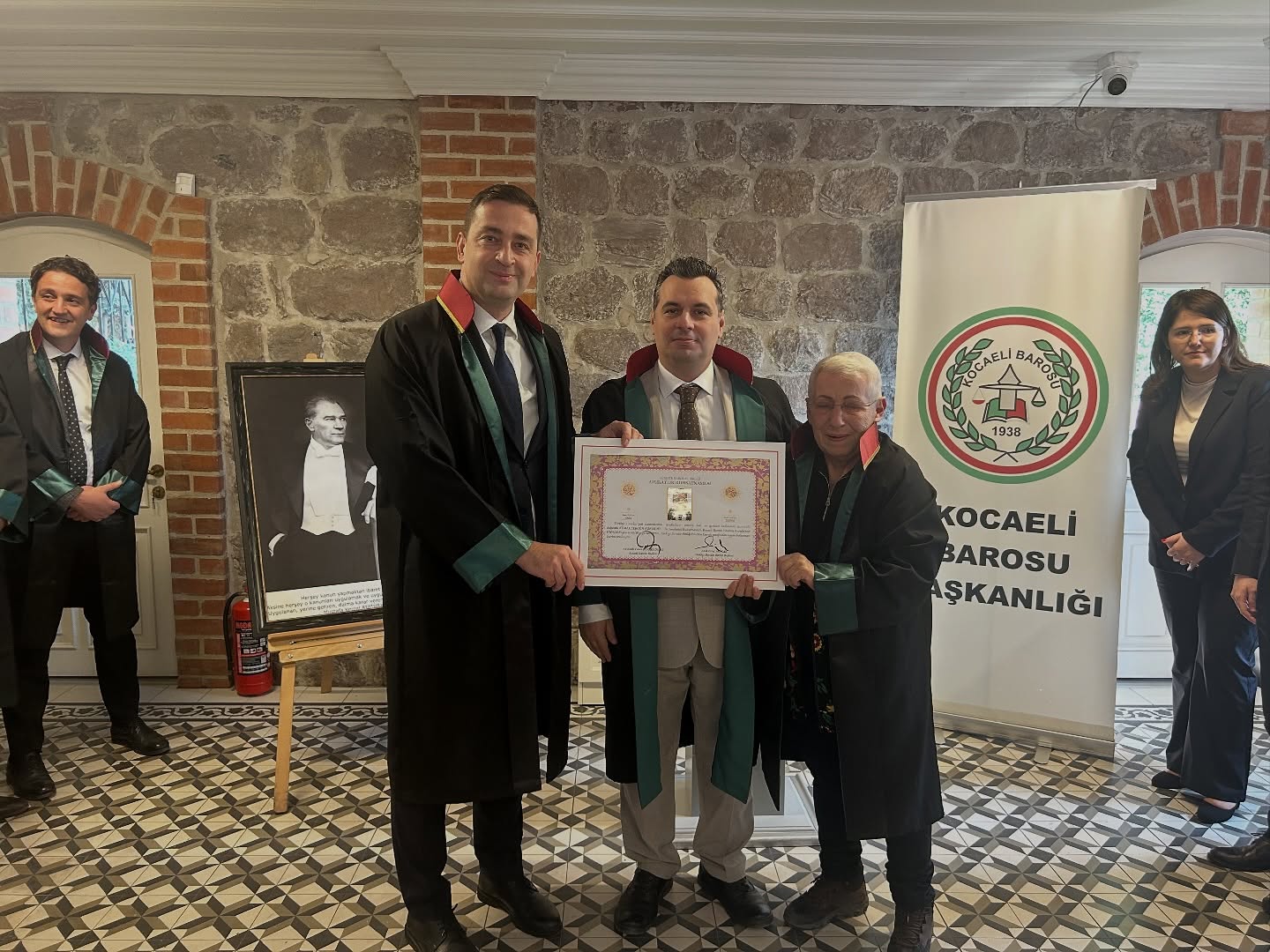 Sekiz Yeni Avukat Mesleğe Adım Attı! (7)