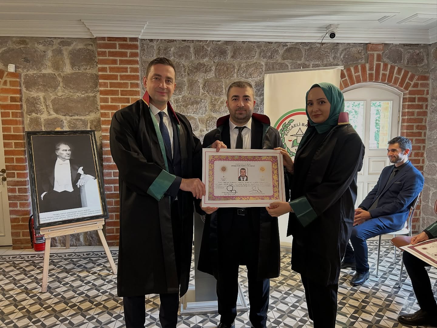 Sekiz Yeni Avukat Mesleğe Adım Attı! (9)