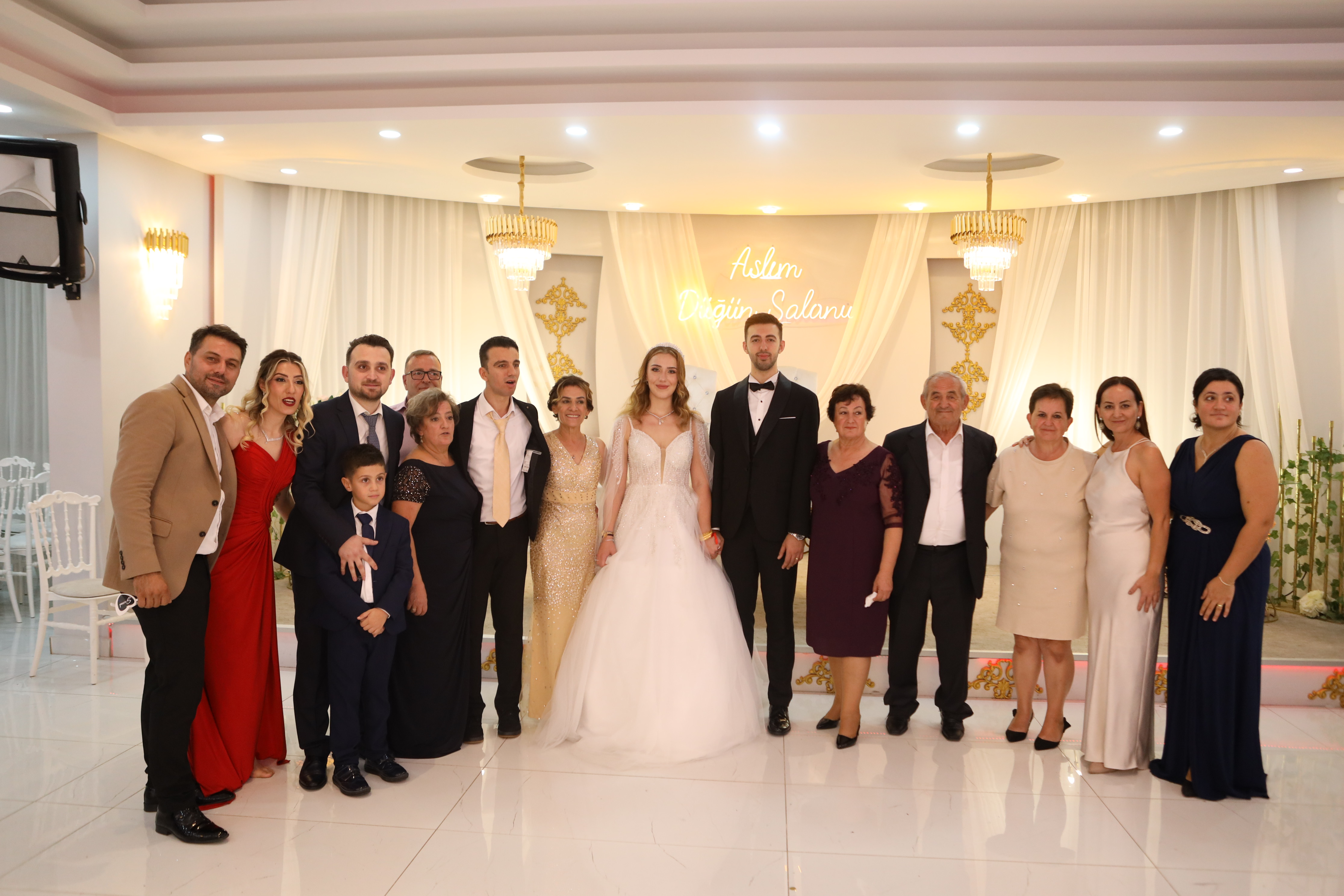 Şevval Ve Yiğit Berke, Görkemli Düğünle “Evet” Dedi! 2