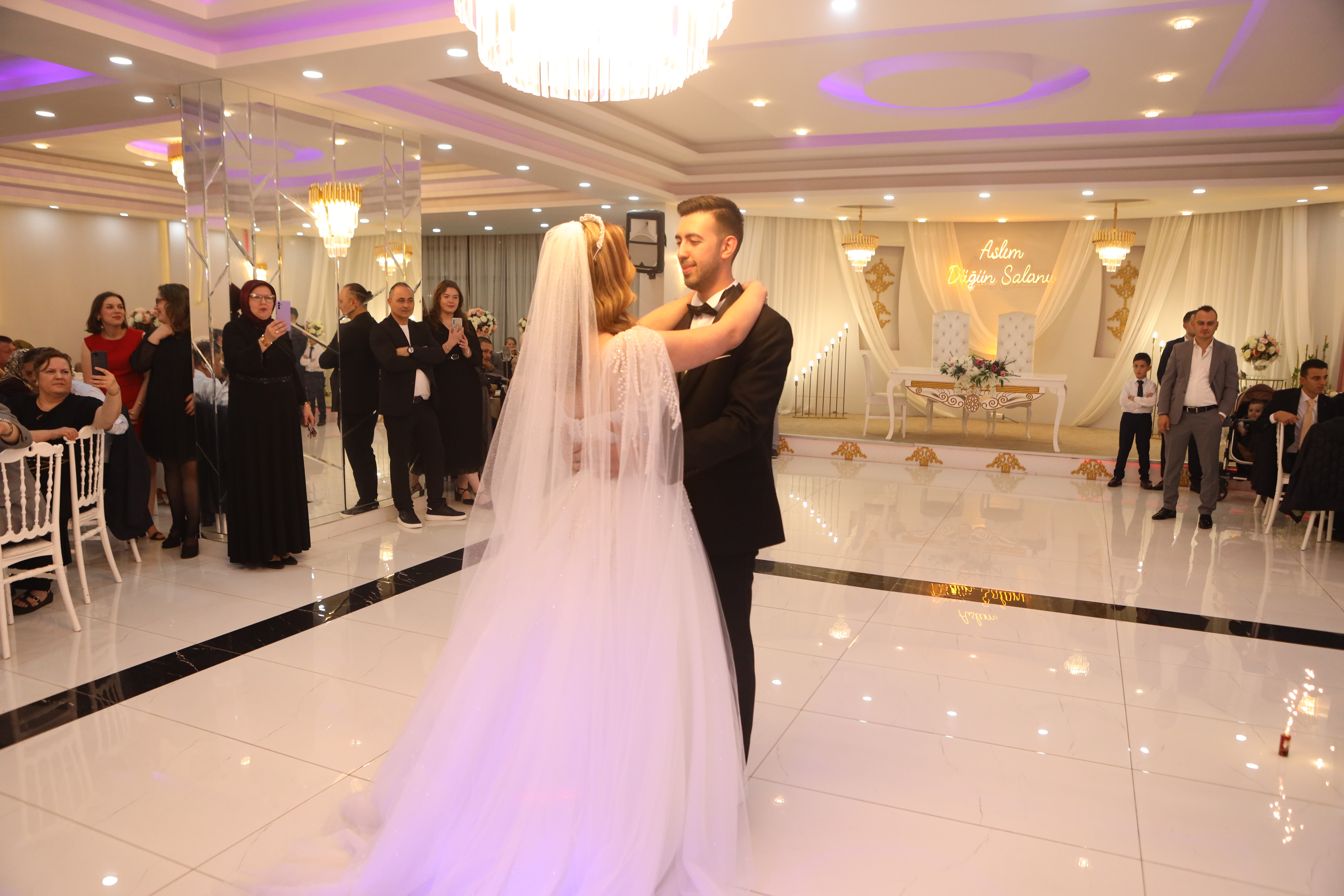 Şevval Ve Yiğit Berke, Görkemli Düğünle “Evet” Dedi! 5