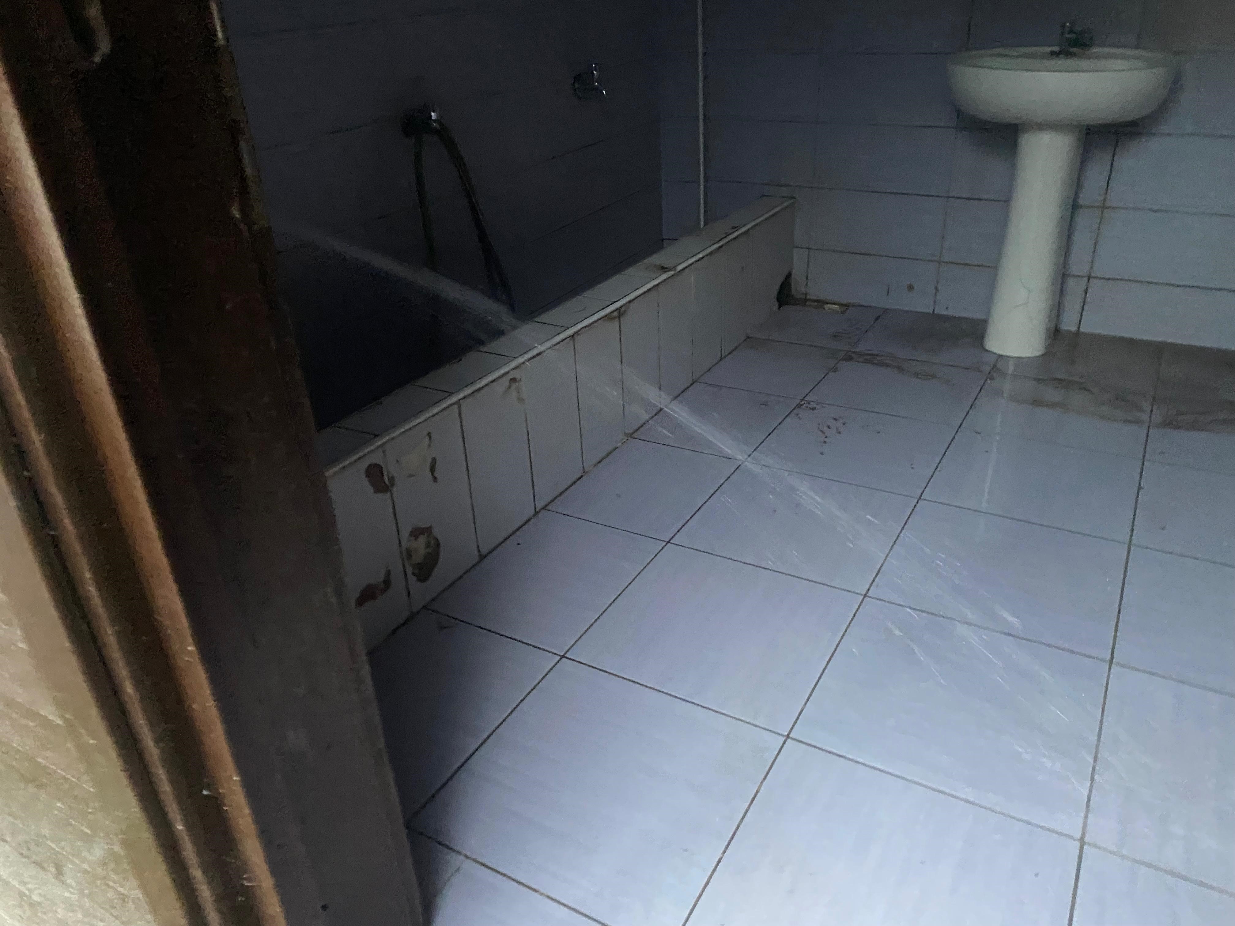 Sular Dakikalarca Boşa Aktı (9)