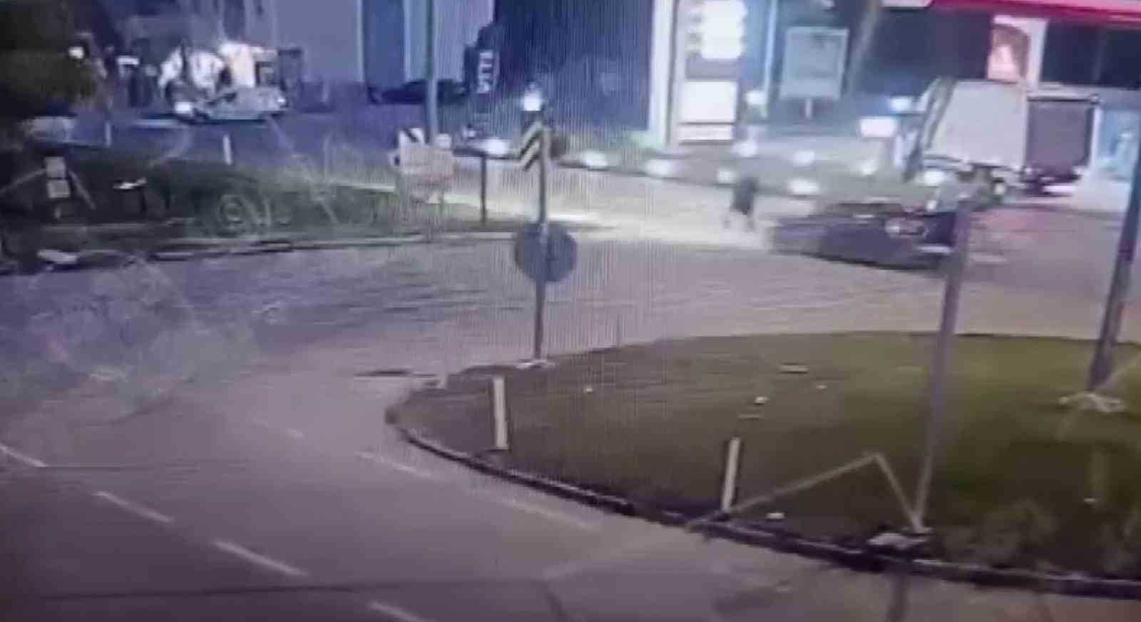 Trafik Faciası! Karşıdan Karşıya Geçen Vatandaş Hayatını Kaybetti (2)