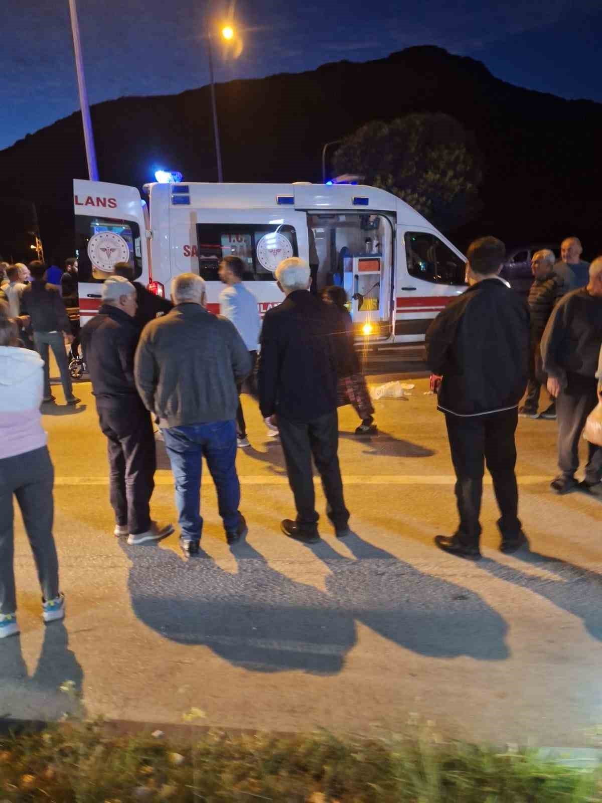 Trafik Faciası! Karşıdan Karşıya Geçen Vatandaş Hayatını Kaybetti (3)