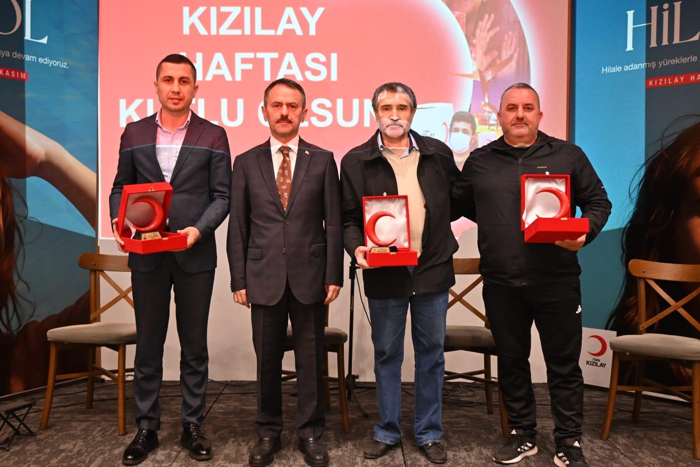 Vali Aktaş, Kızılay Haftası Programında Gönüllülerle Buluştu (1)