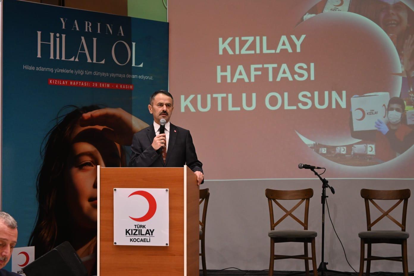 Vali Aktaş, Kızılay Haftası Programında Gönüllülerle Buluştu (2)