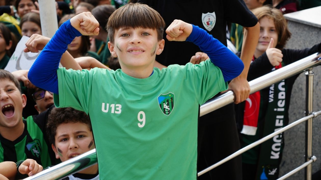 Yeşil Siyah Aşkı Okullarda! Kocaelisporlu Yıldızlara Öğrencilerden Büyük İlgi 1 (4)