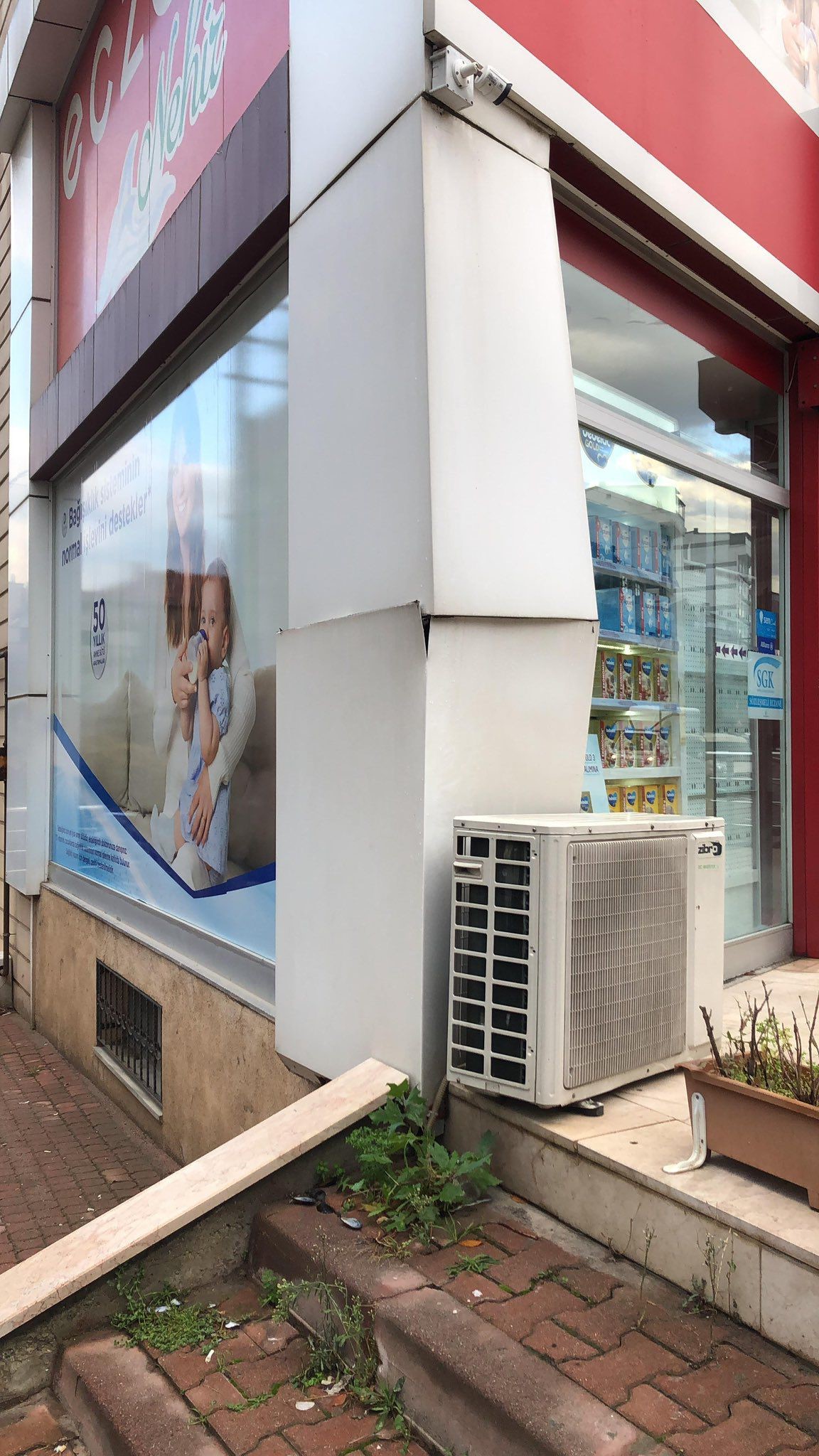 Yıkılan Bina Bir Gün Önce Böyle Görüntülenmiş! 03