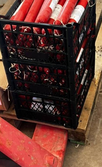 1 Ton Sağlıksız Gıda Ele Geçirildi Peynir, Sucuk Ve Ketçaplar İmha Edildi (2)