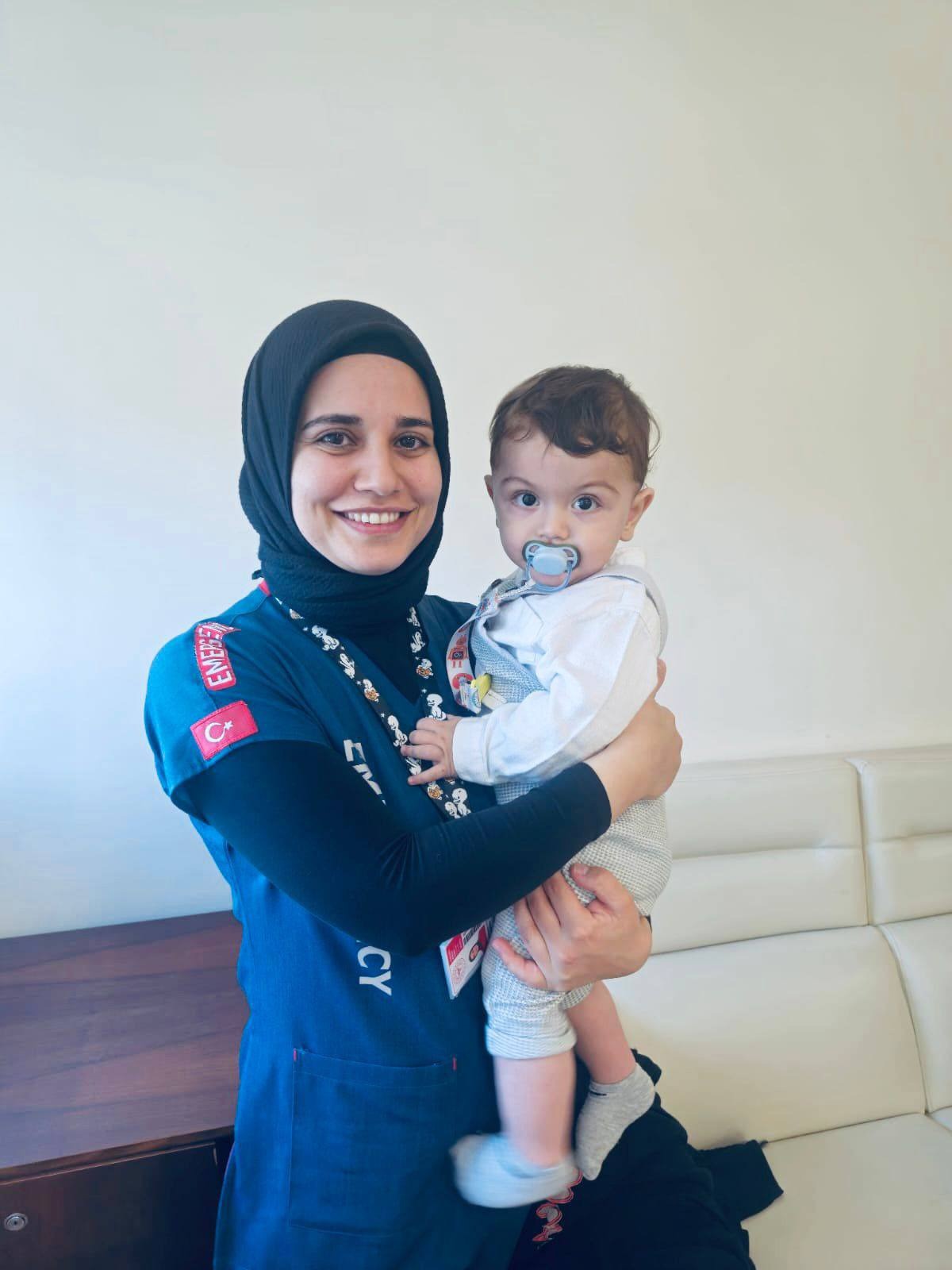 11 Dakika Nefessiz Kaldı, 3 Kez Kalbi Durdu! Toprak Bebek Yaşama Tutundu 11