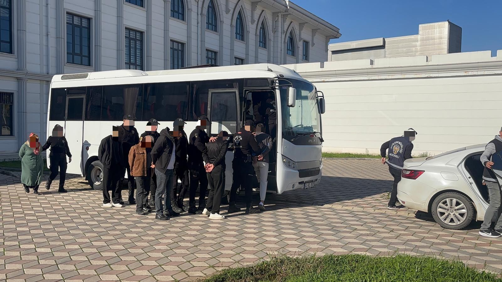 11 Gözaltı Körfez (5)