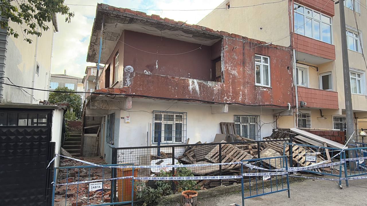 2 Katlı Bina Tahliye Edildi (2)