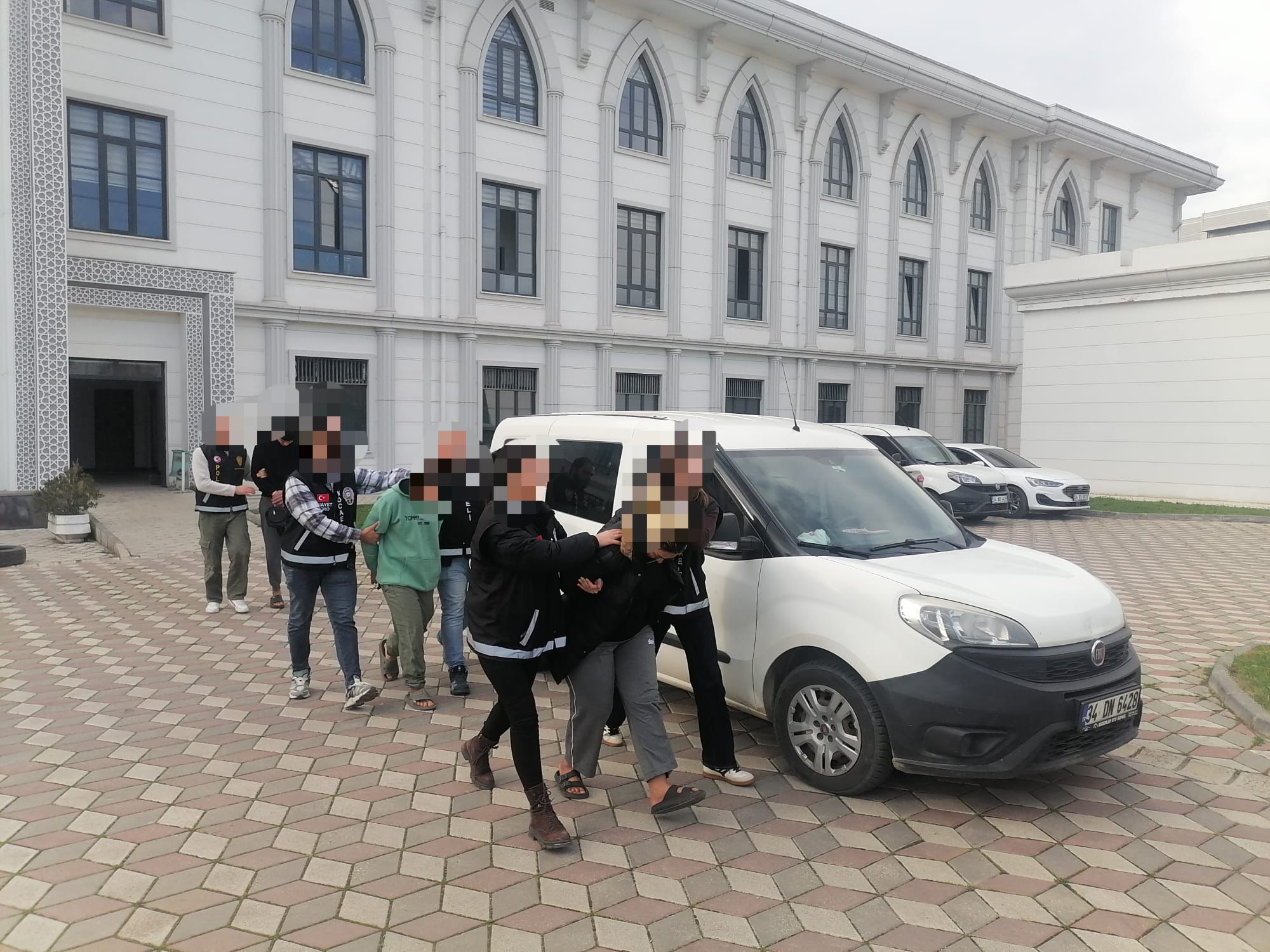 4 Şüpheli Tutuklandı (4)