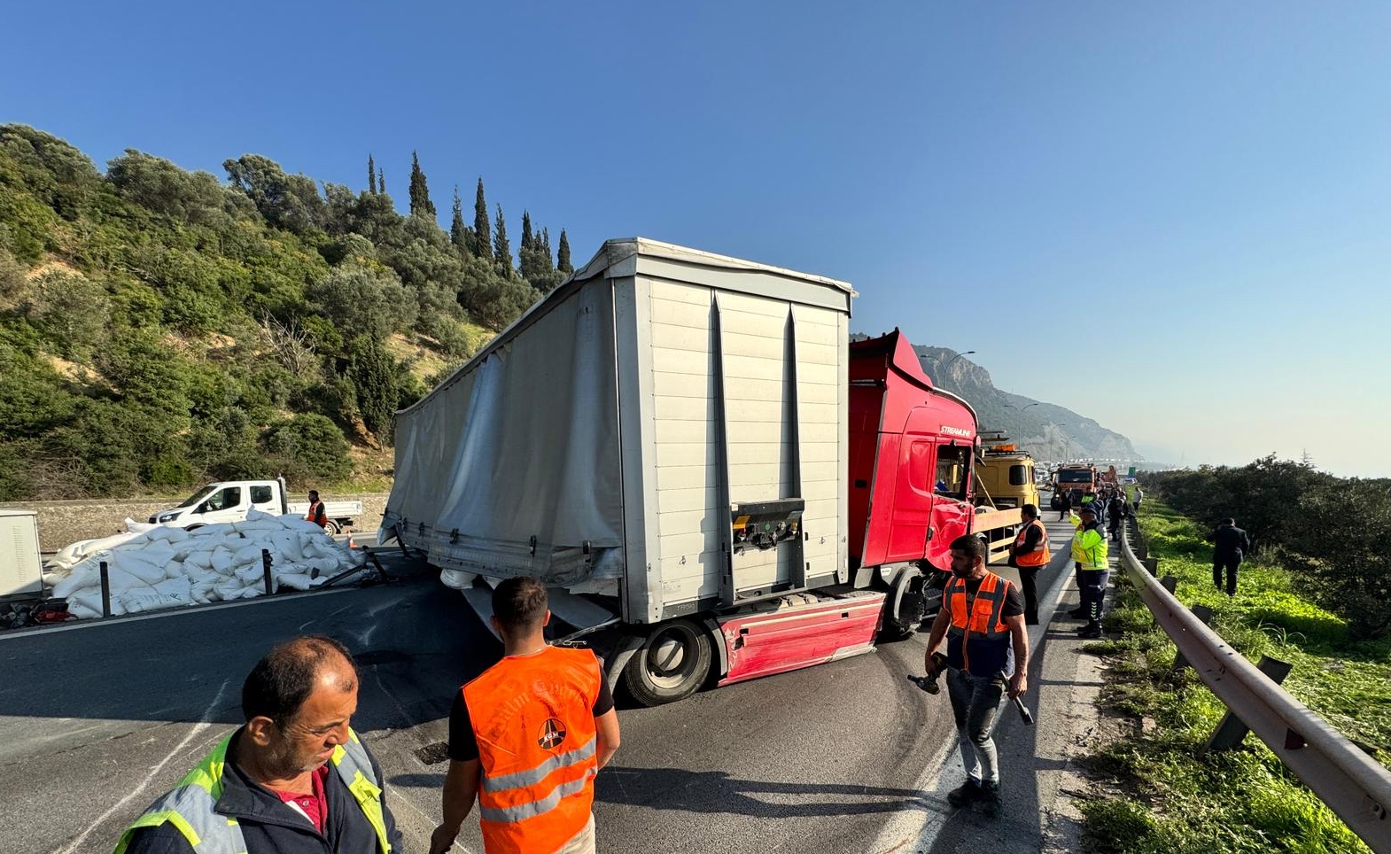 Anadolu Otoyolu'nda Zincirleme Kaza! Yol Tamamen Kapandı 1