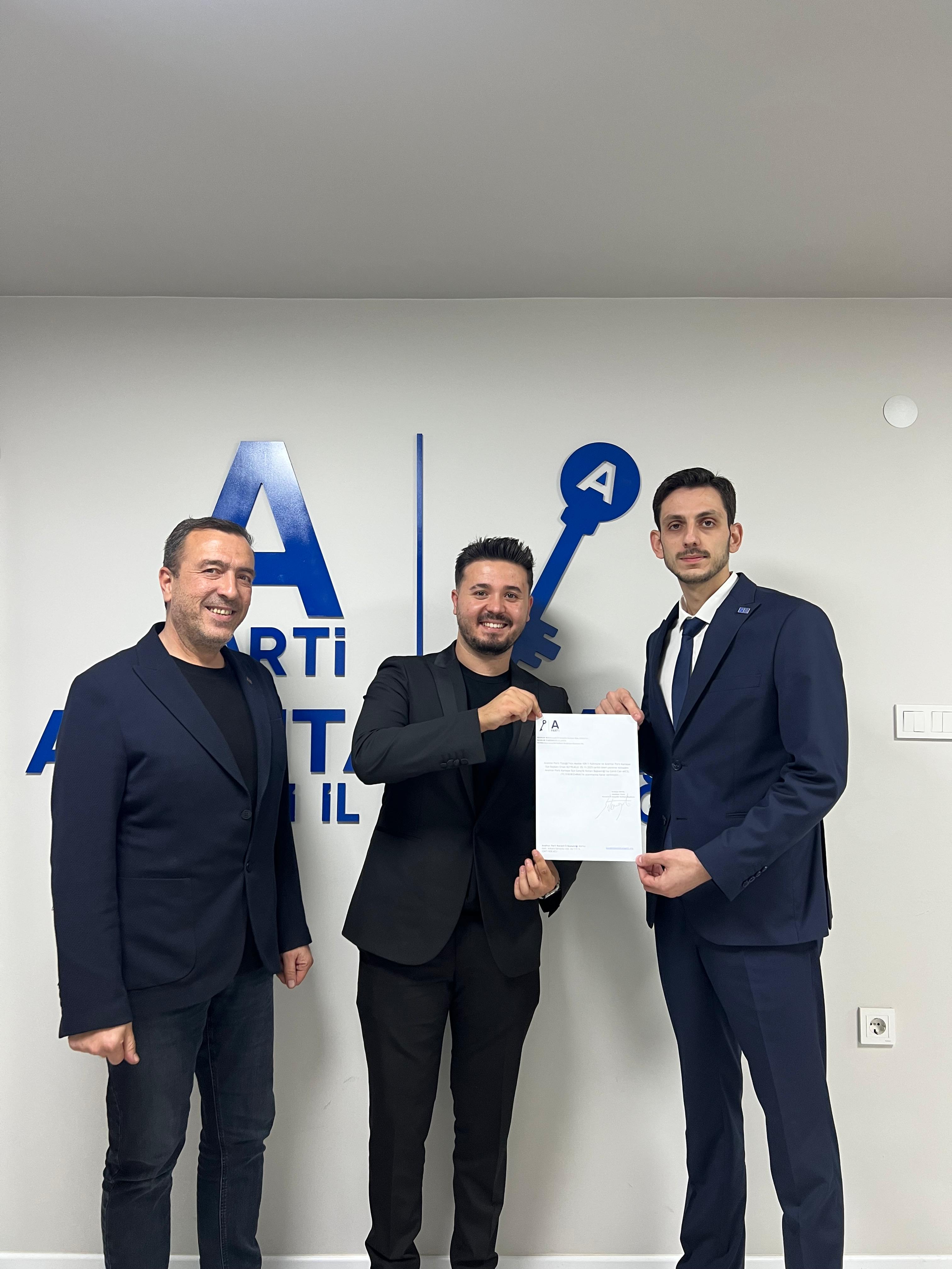 Anahtar Parti Kartepe Gençliğe Cemil Can Akçıl Atandı