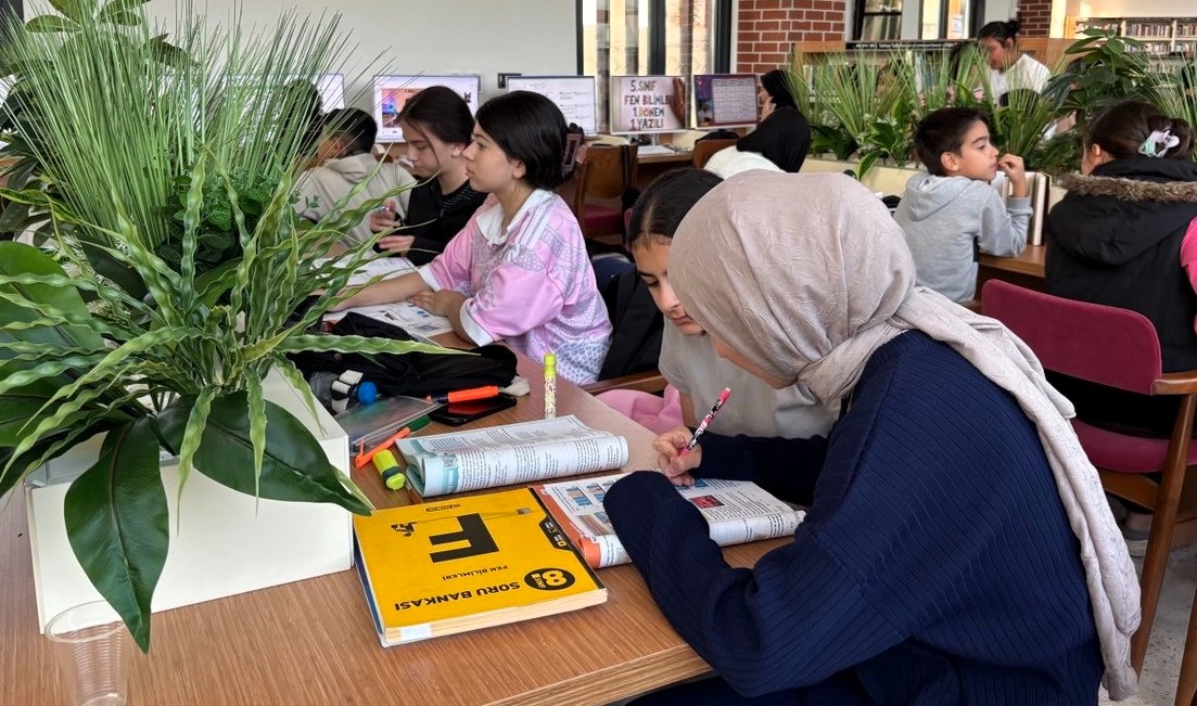 Ara Tatilin Adresi Büyükşehir Kütüphaneleri (7)