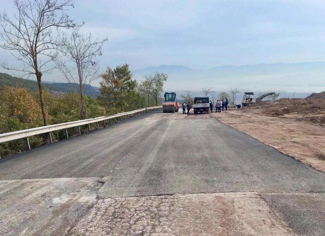 Aralıksız Sürüyor (1)