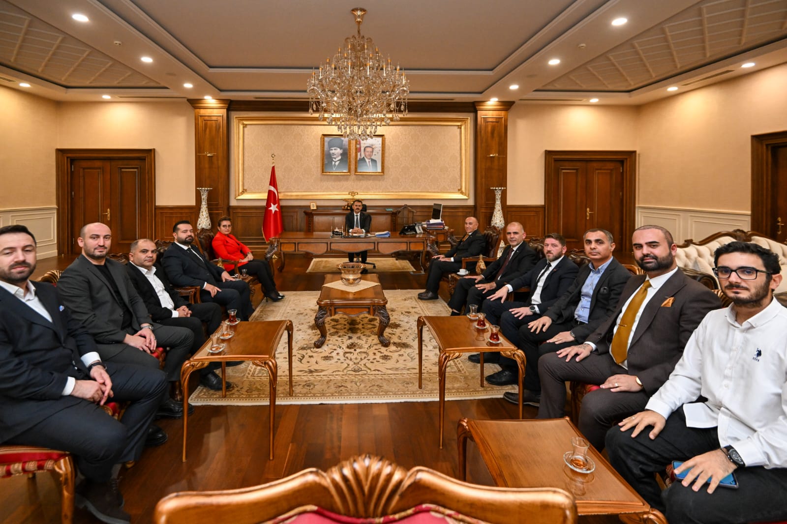 Asri̇ad Kocaeli’den Vali İlhami Aktaş’a Nezaket Ziyareti