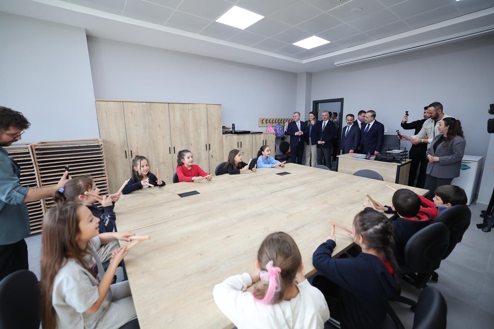 Bakan Bak, Hasan Doğan Bilgievi Ve Sporcu Eğitim Merkezi'ni Gezdi (3)